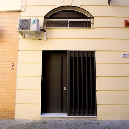 Rentalsevilla Escuelas Pias Luaran gambar