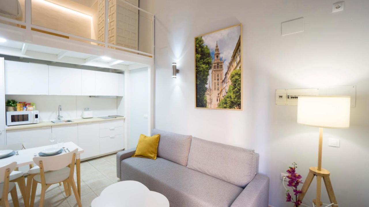 Rentalsevilla Escuelas Pias Luaran gambar