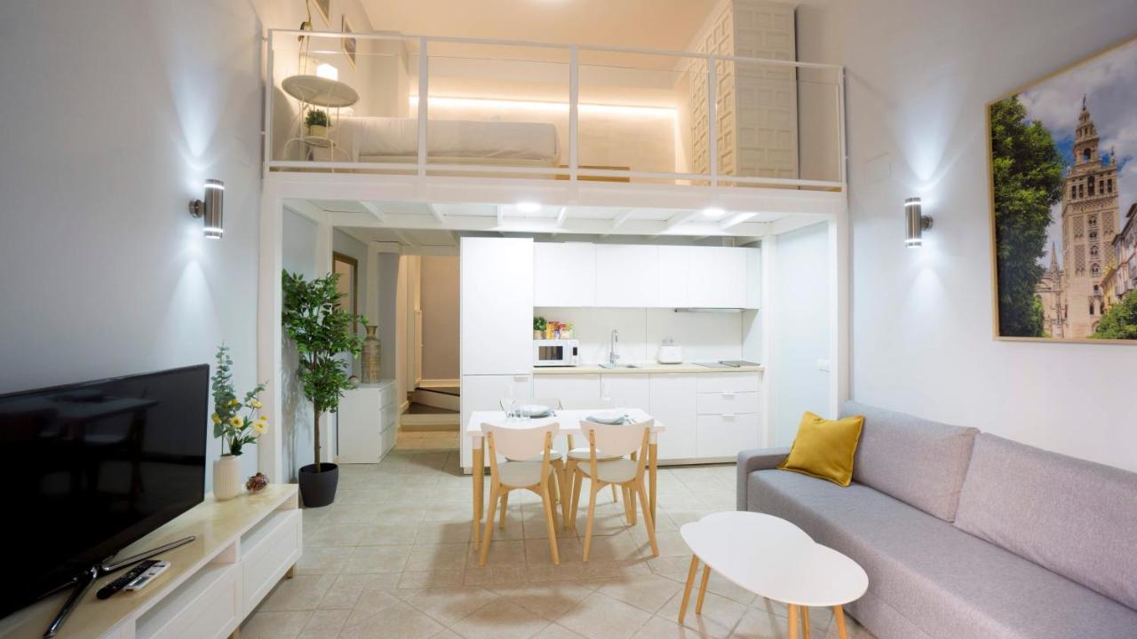 Rentalsevilla Escuelas Pias Luaran gambar