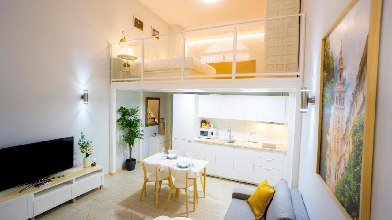 Rentalsevilla Escuelas Pias Luaran gambar